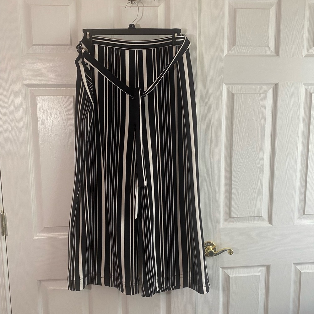 Plus size 20W Koret Black and White Striped Wide Leg Pants Miami Beach